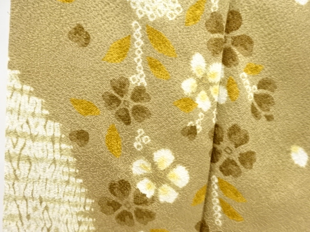  東京ますいわ屋　絞り枝垂れ桜模様訪問着